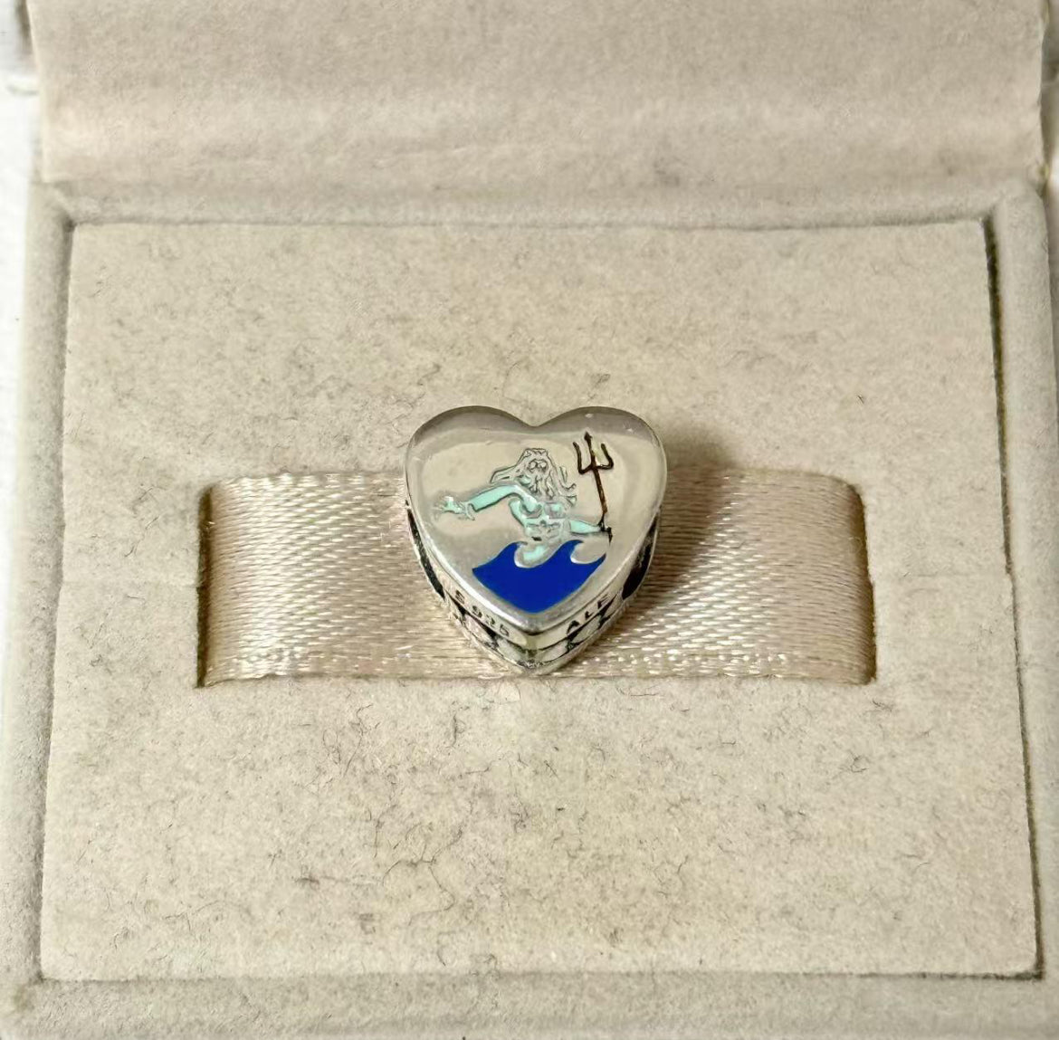 Pandora Virginia Beach Neptune Poseidon State Exclusive vacation Heart Charm