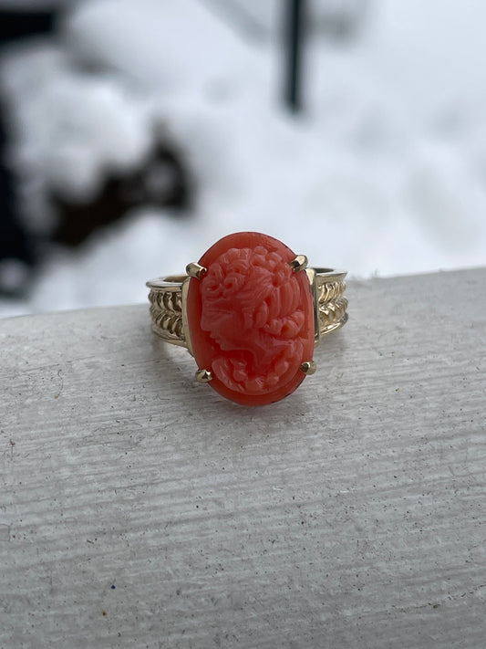 Solid 14k Gold Coral Cameo Ring Size 6.25