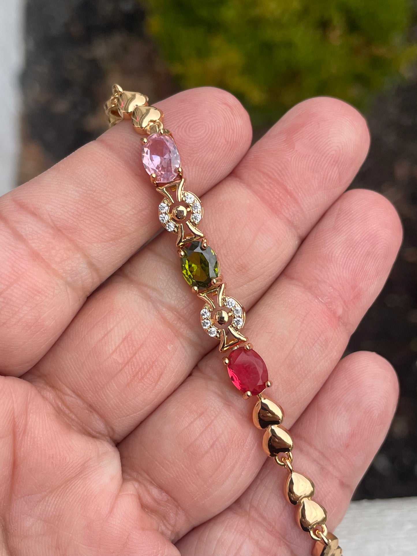 Gold Plated triple color stone heart bracelet 7.5”