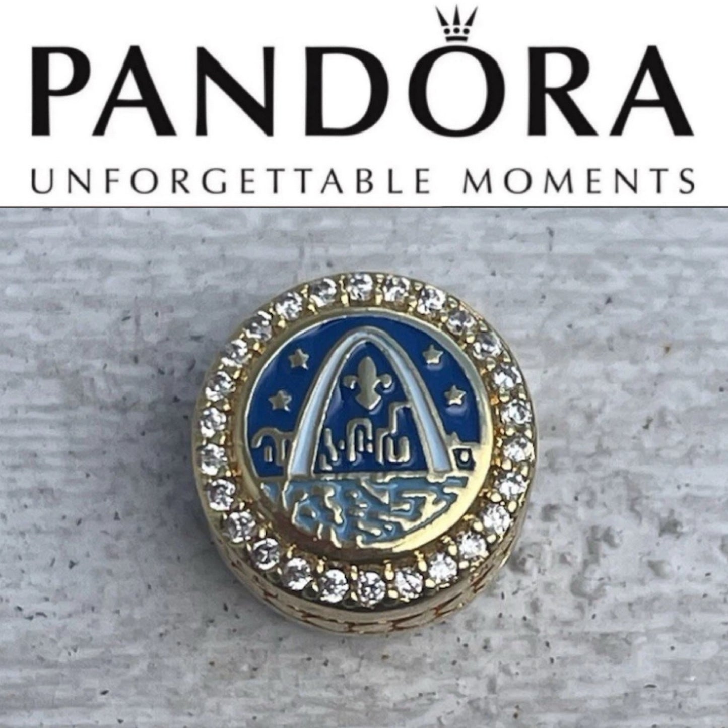 Pandora Saint Louis Arch Exclusive Round Shine Gold Vacation Destination Charm