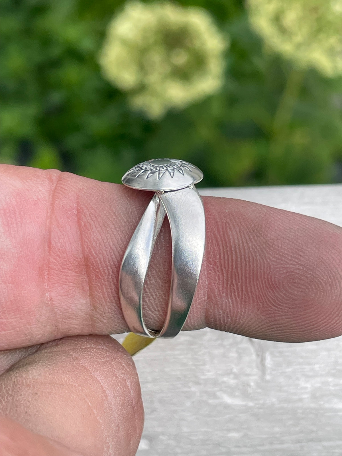 925 Sterling Silver Crossover Sun Band Ring Size 9