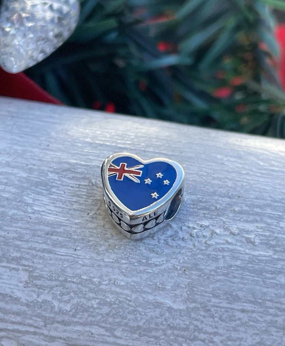 Pandora New Zealand Country Heart Flag Exclusive Travel Signet Charm
