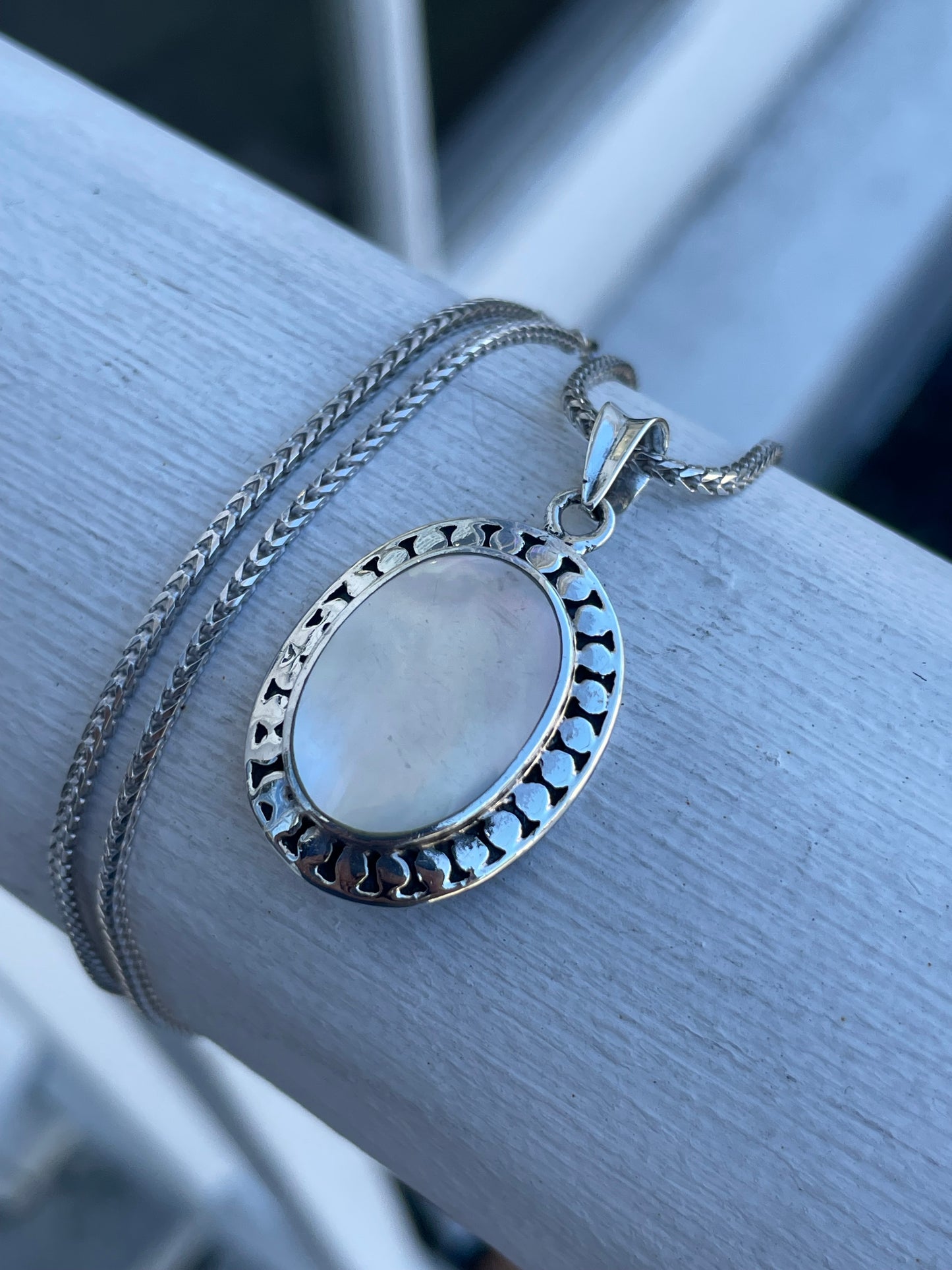 925 Sterling Silver Designer Chapel Zenray Oval Mother of Pearl Necklace 17”