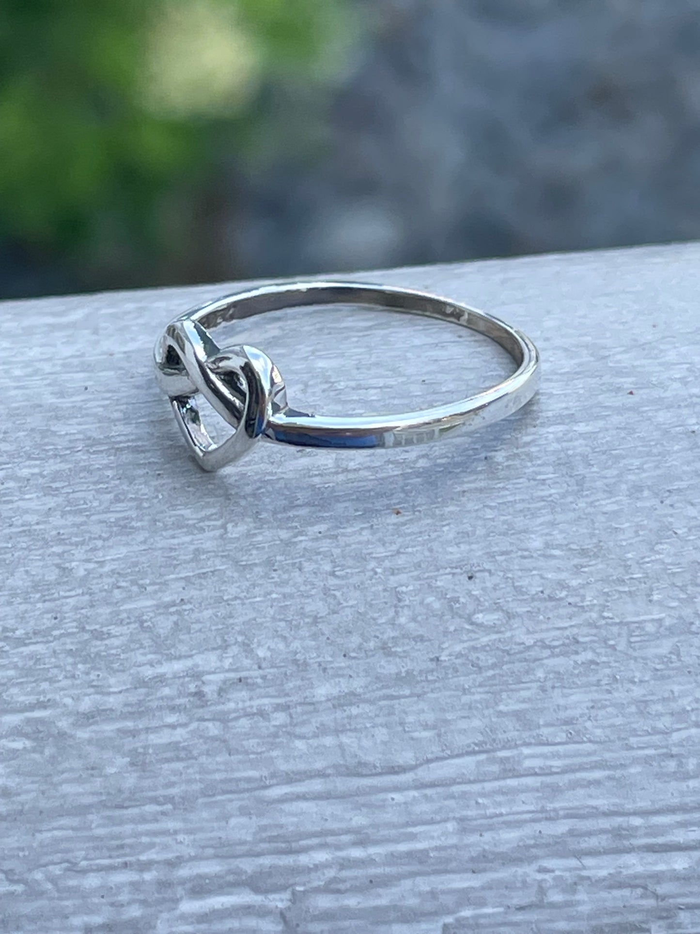 925 Sterling Silver Petite Love Knot Heart Ring Size 7