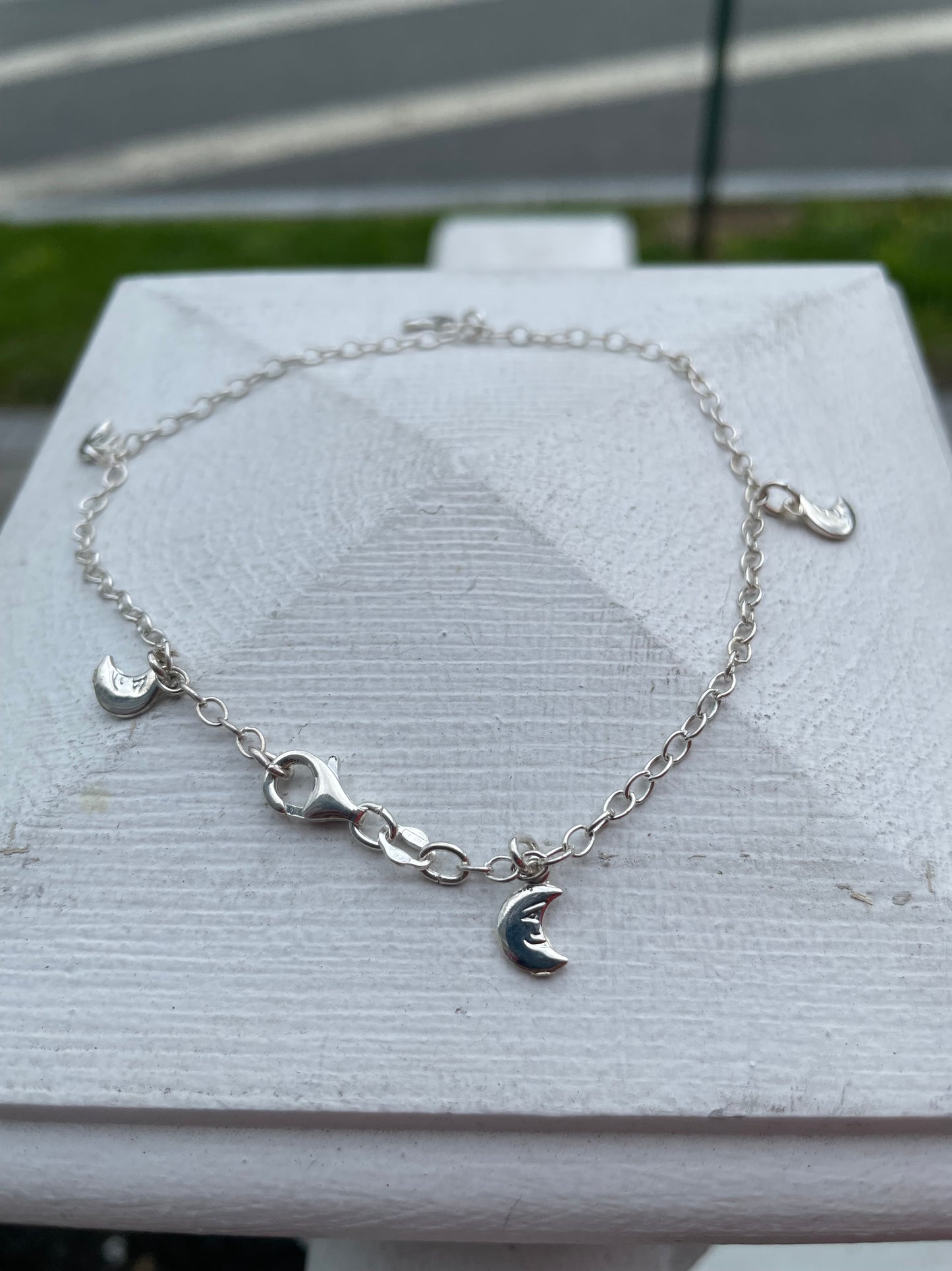 925 Sterling Silver Crescent Moon Dangle Charm Anklet 10”