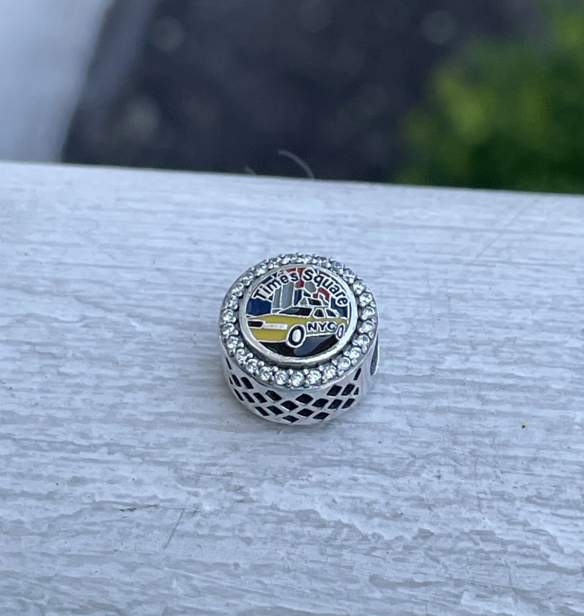 PANDORA TIMES SQUARE New York City Exclusive Round Moments CHARM