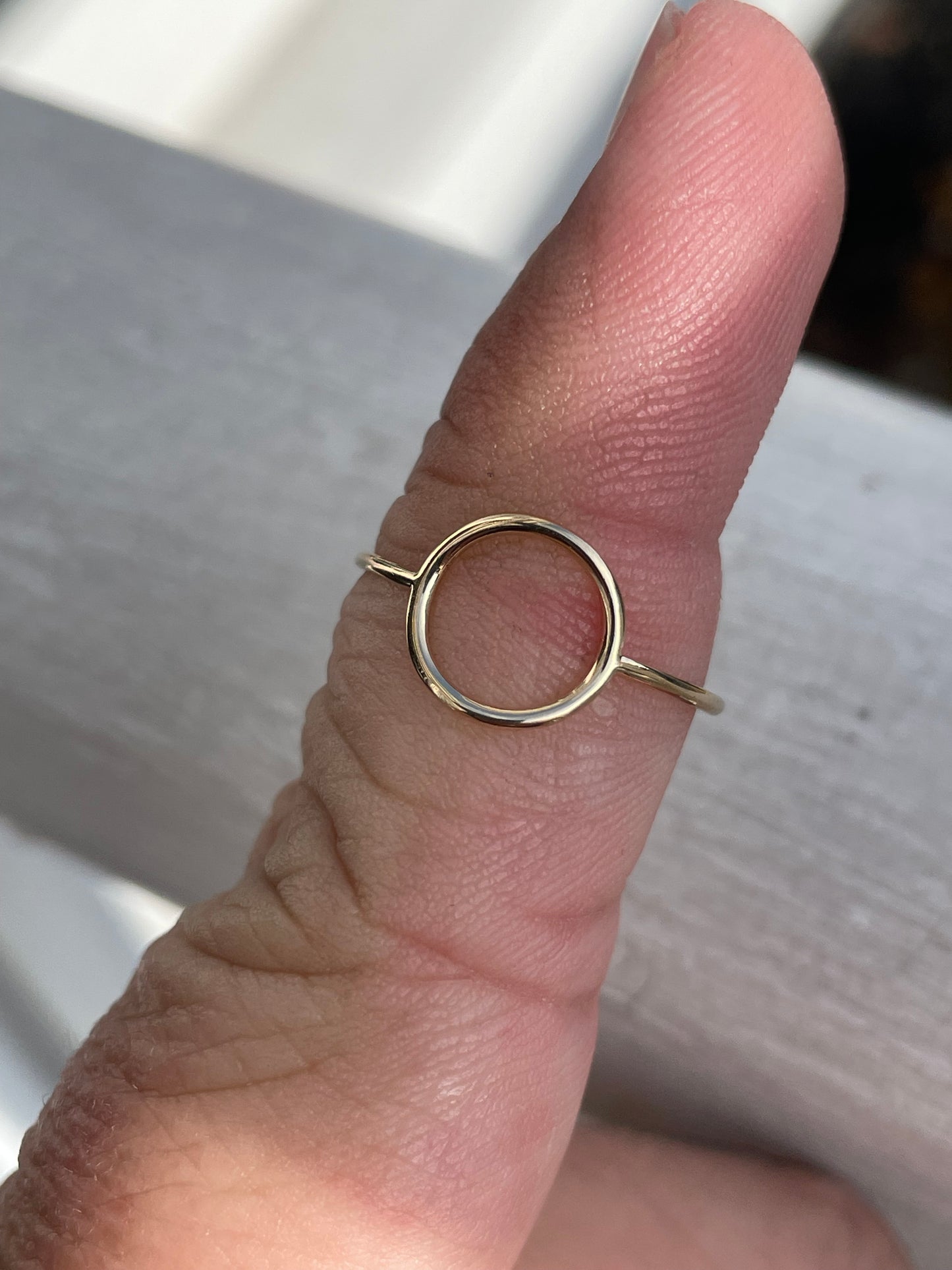 14k Gold Open Circle Lightweight Comfort Ring Size 7
