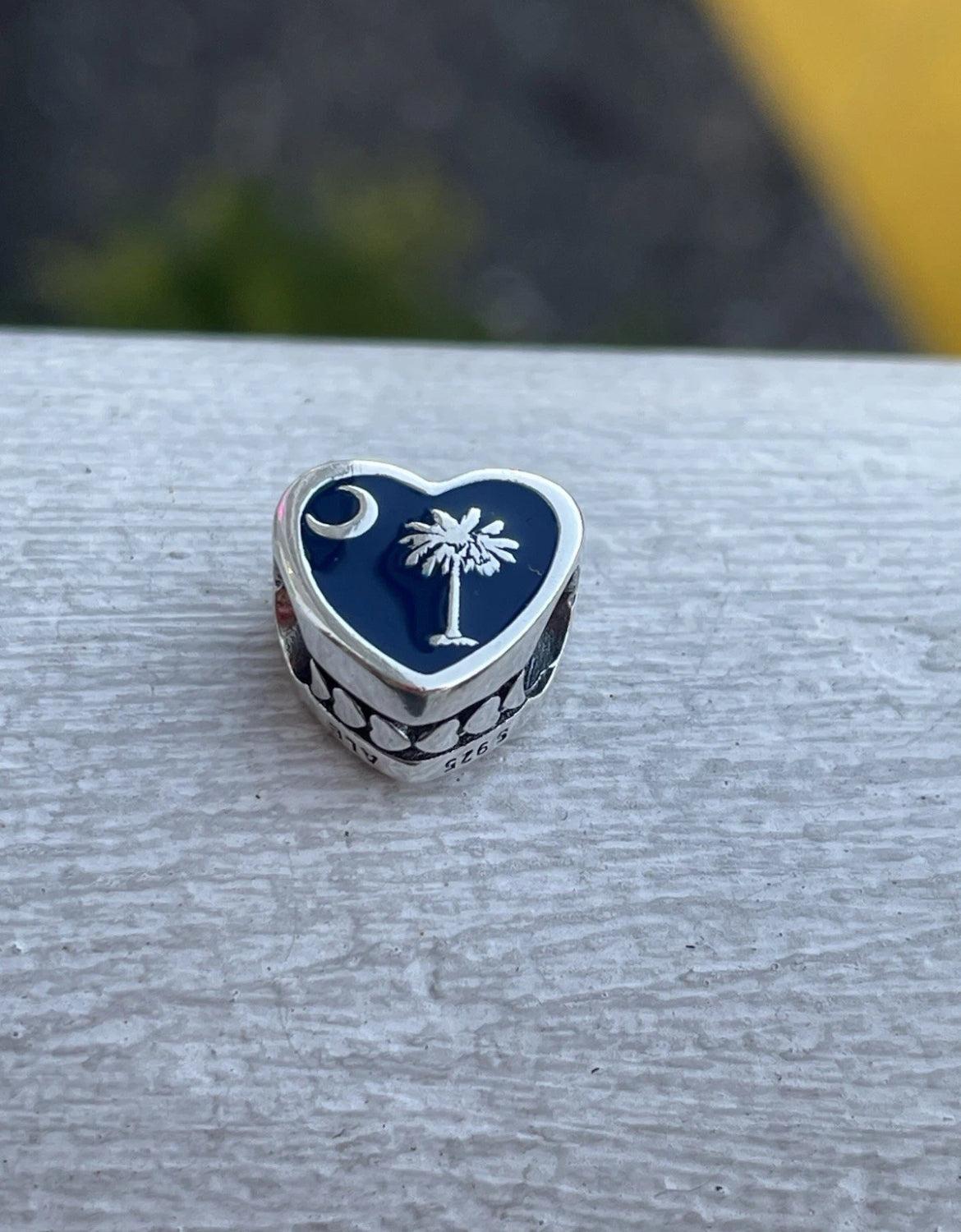 Pandora Reversible South Carolina State Flag / USA Country Flag Exclusive Destination Travel Heart Charm