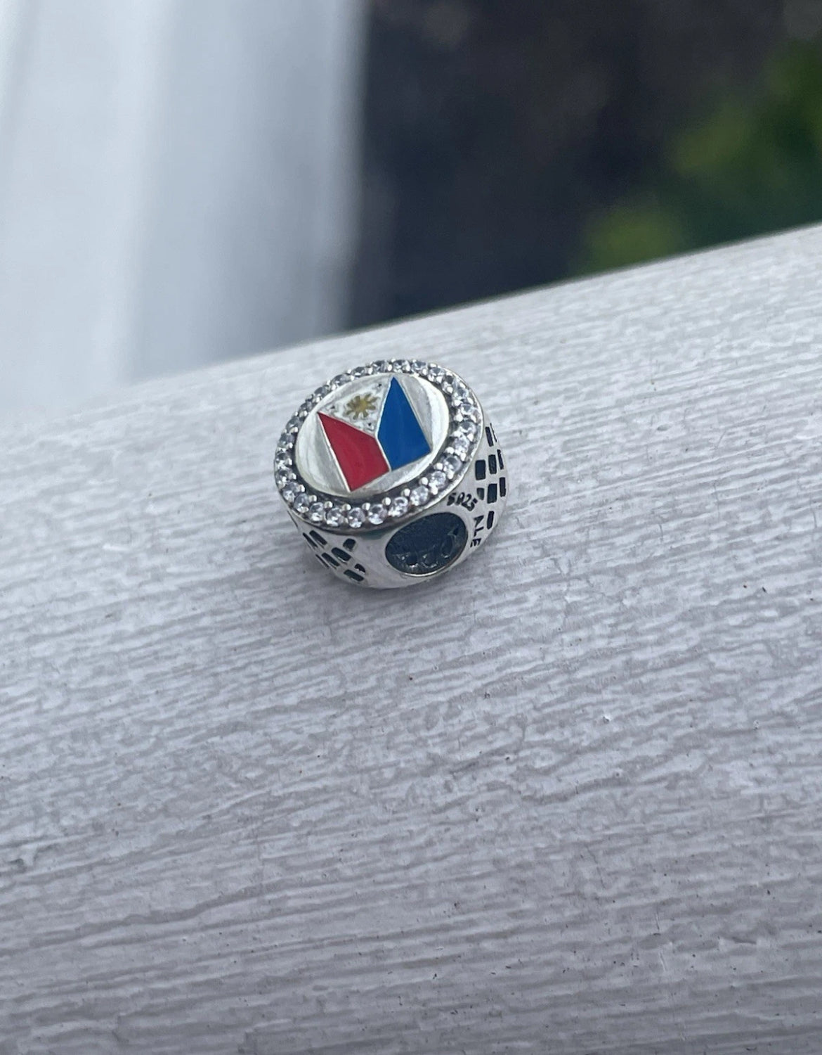 Pandora Philippines Exclusive Country Flag Round Signet Charm