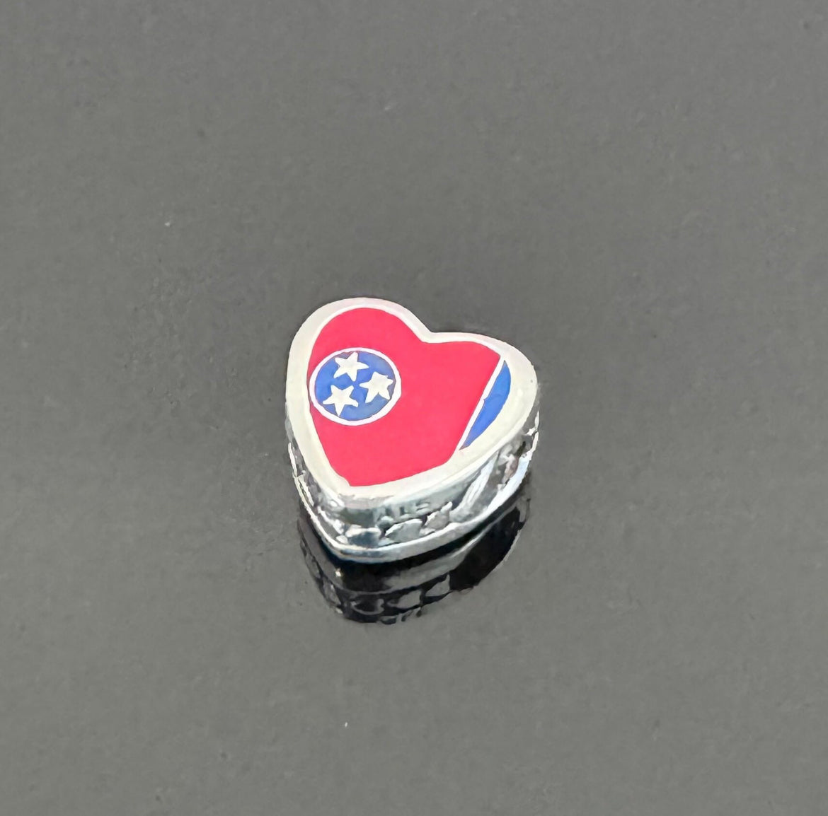 Rare Pandora State of Tennessee Exclusive Heart Flag Charm