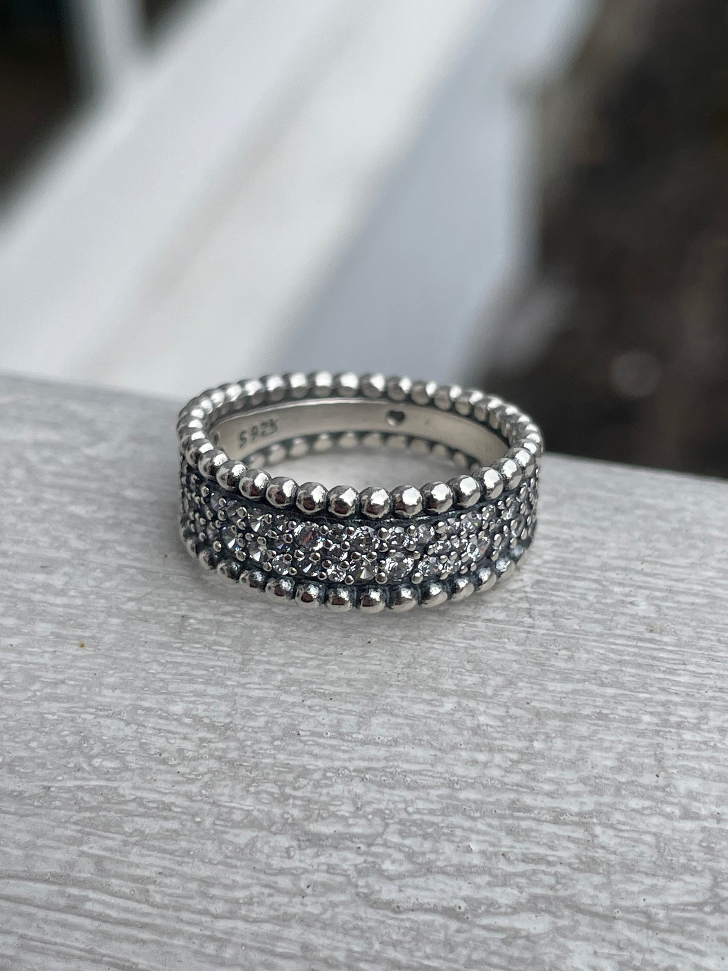 925 Sterling Silver Sparkling Cz Band Ring Size 6