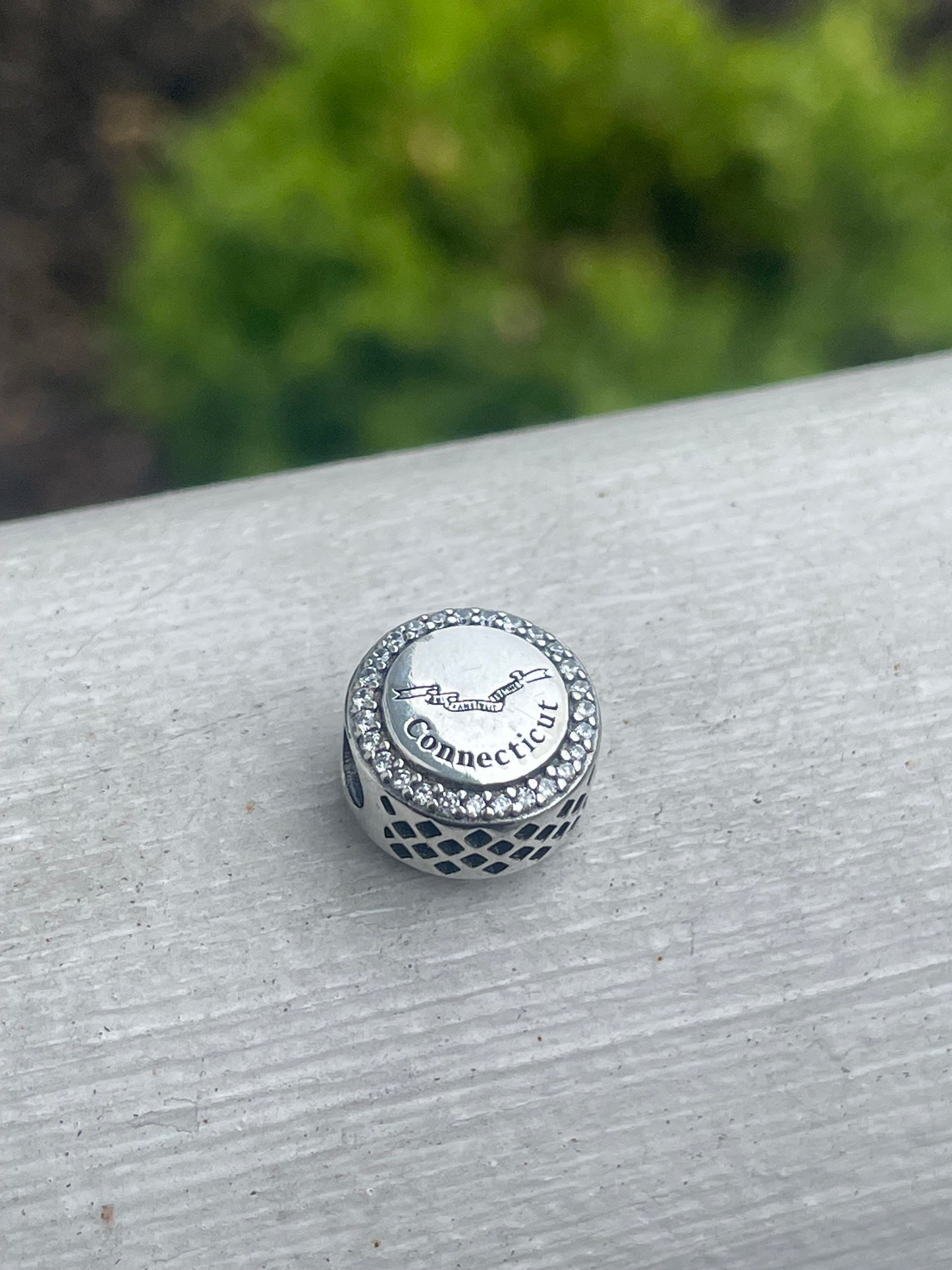 Pandora Connecticut Exclusive State Crest Round Travel Charm