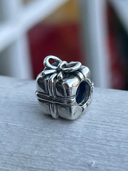 Pandora Present Gift Box Charm 790300