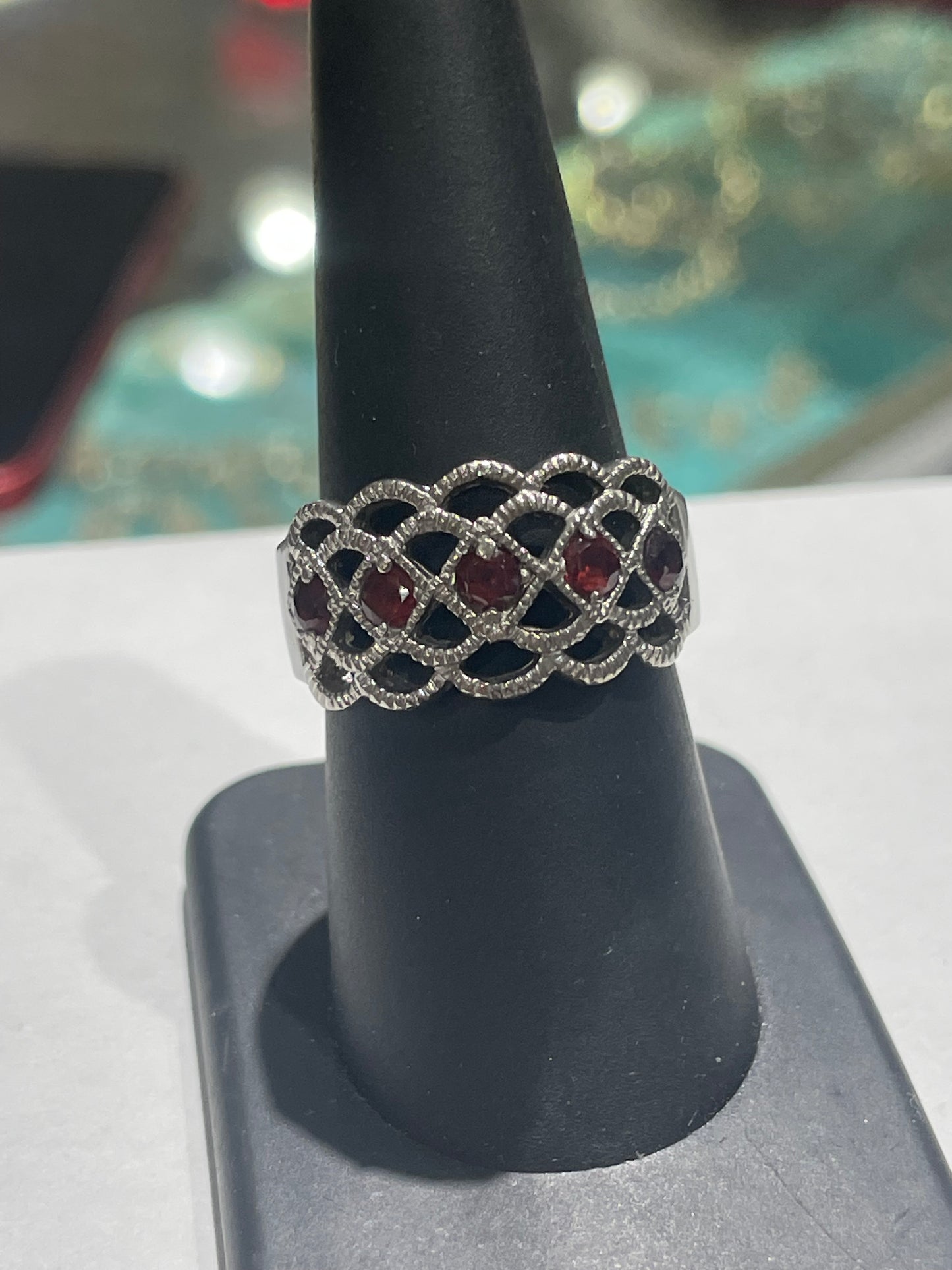 Designer FAS 925 Sterling Silver Openwork Garnet Band Ring Size 8