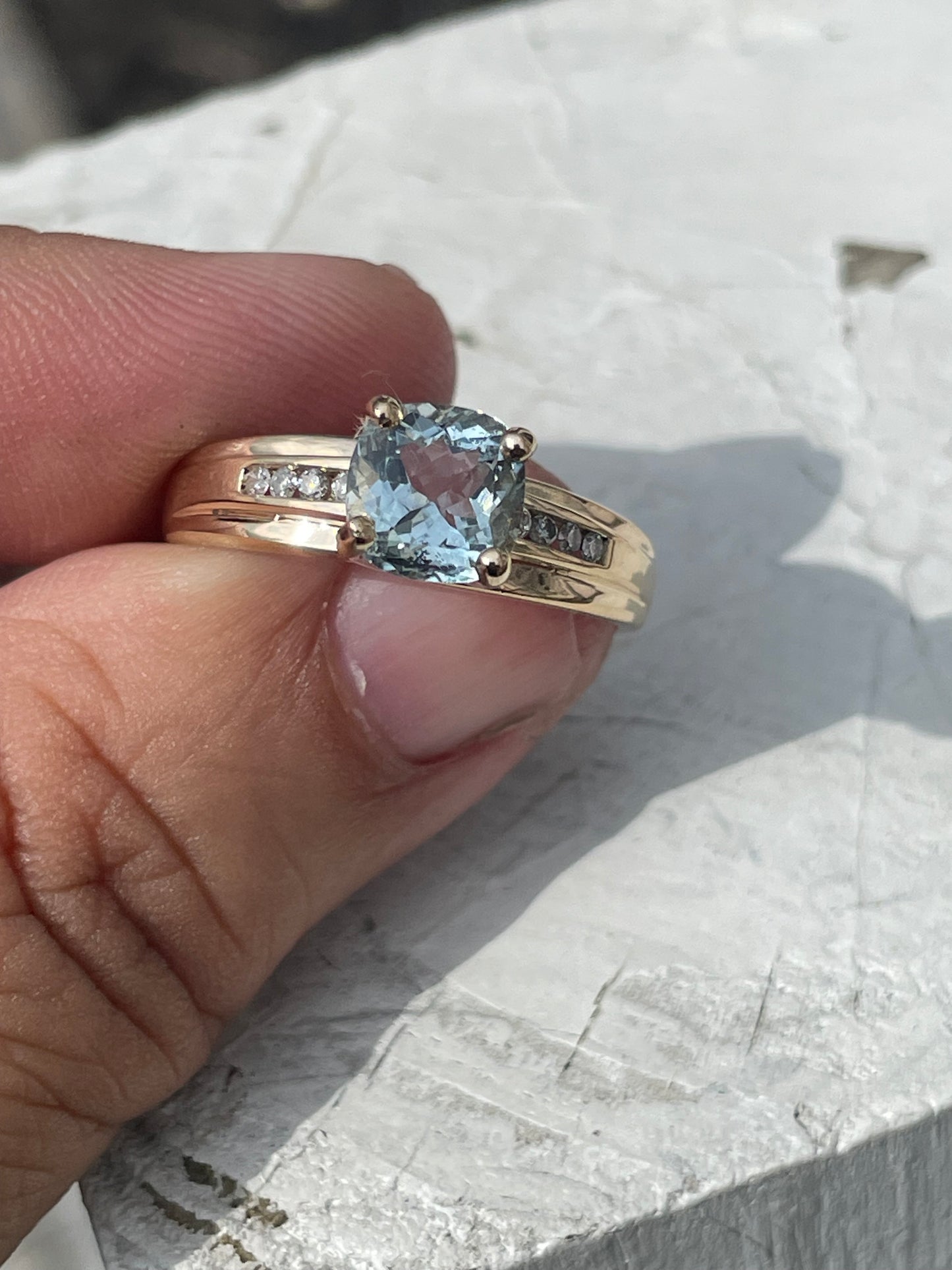 14k Gold Aquamarine & Diamond Solitaire Ring