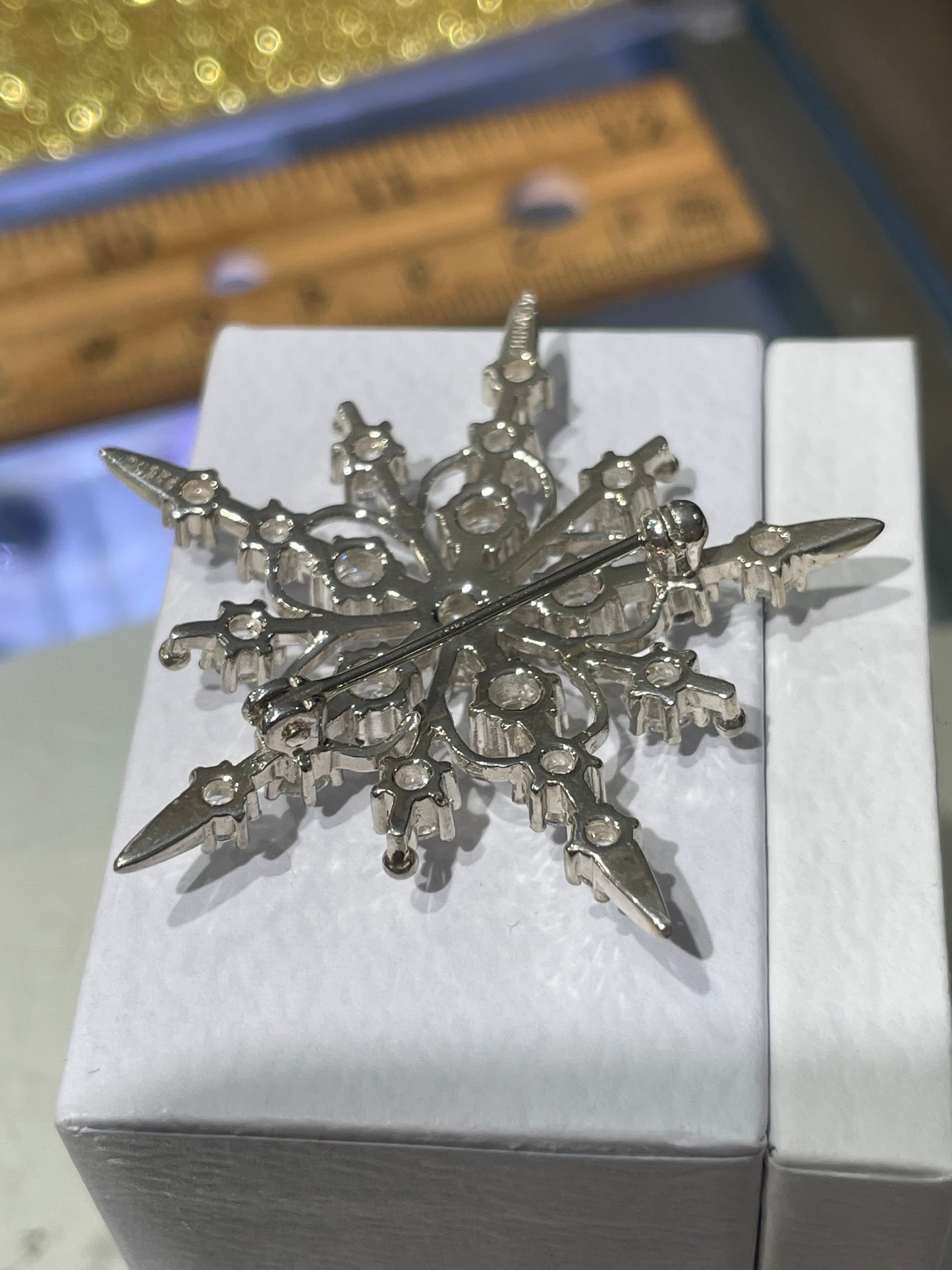 925 Sterling Silver Sparkling Cz Snowflake Pin / Brooch