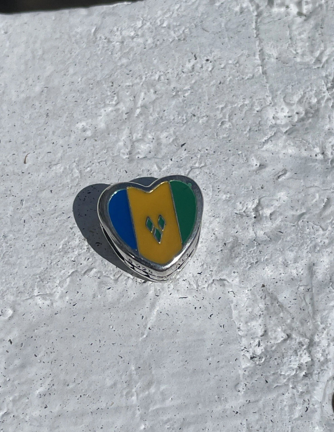 Pandora Saint Vincent and the Grenadines Vacation Destination Exclusive Heart Flag Charm