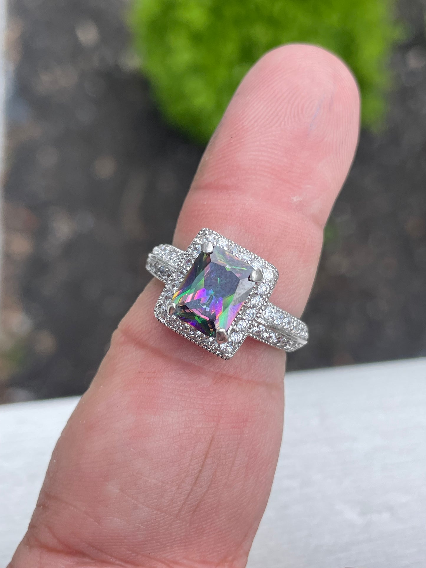 925 Sterling Silver Mystic Topaz Solitaire Ring w/ Cz Halo Size 8