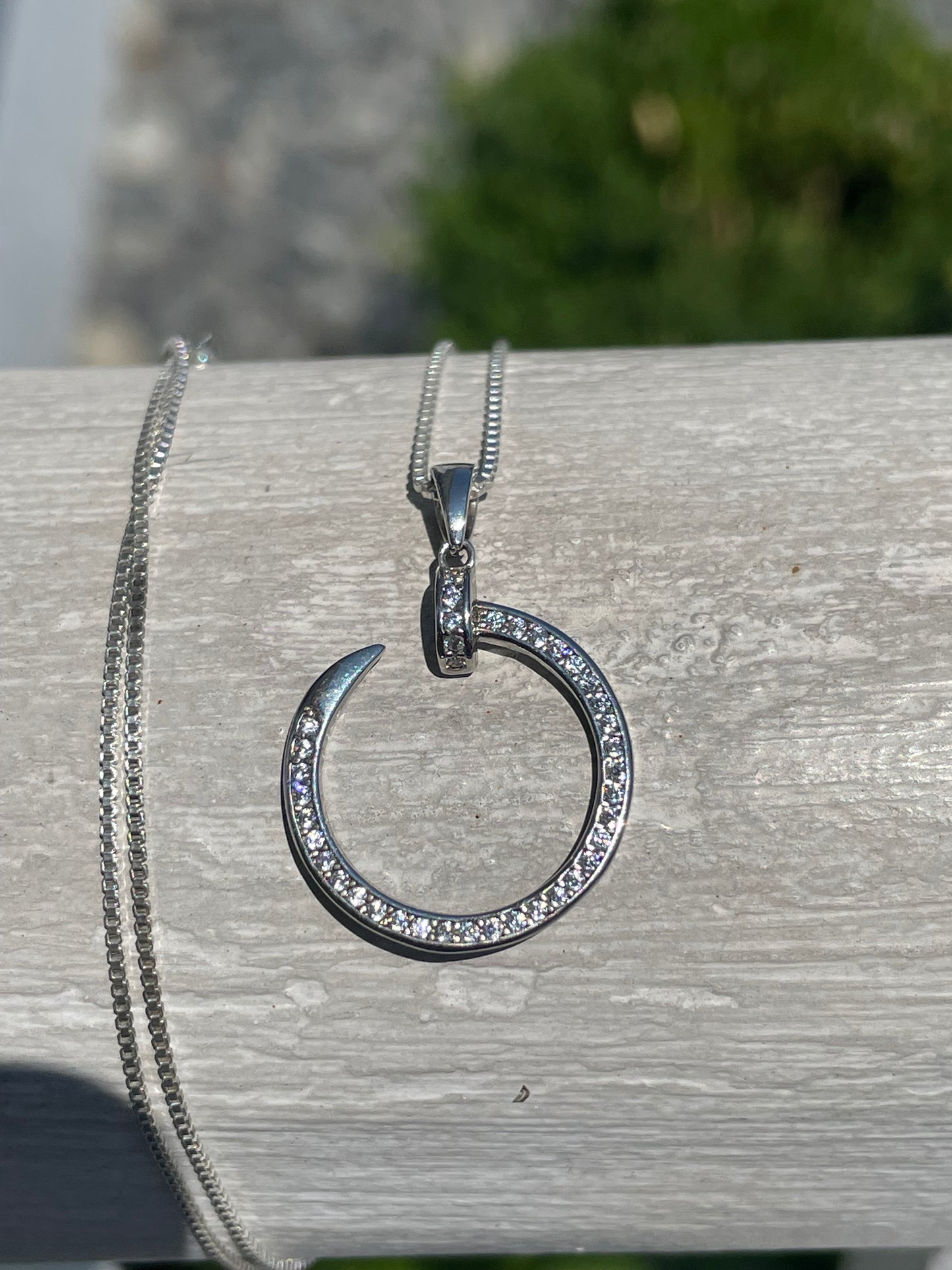 925 Sterling Silver Sparkling Cz Curve Nail Necklace