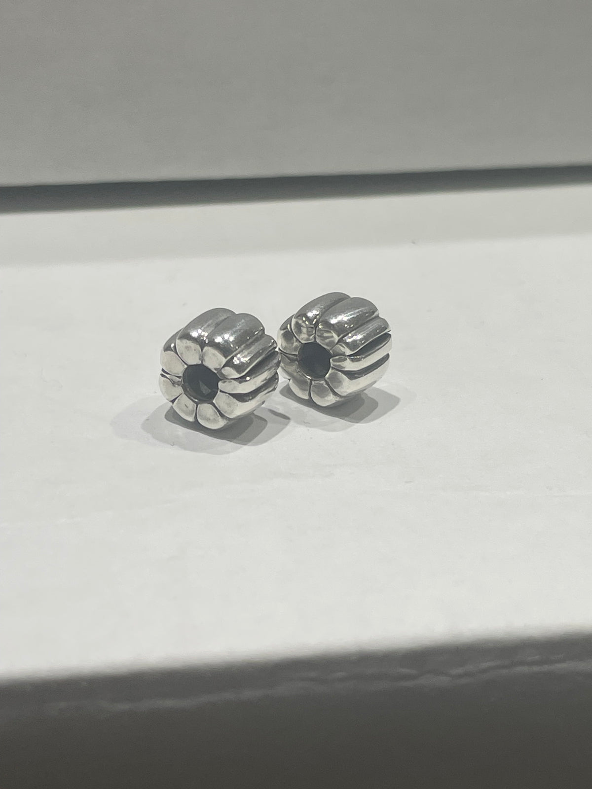 Pandora 2x Ribbed Clips