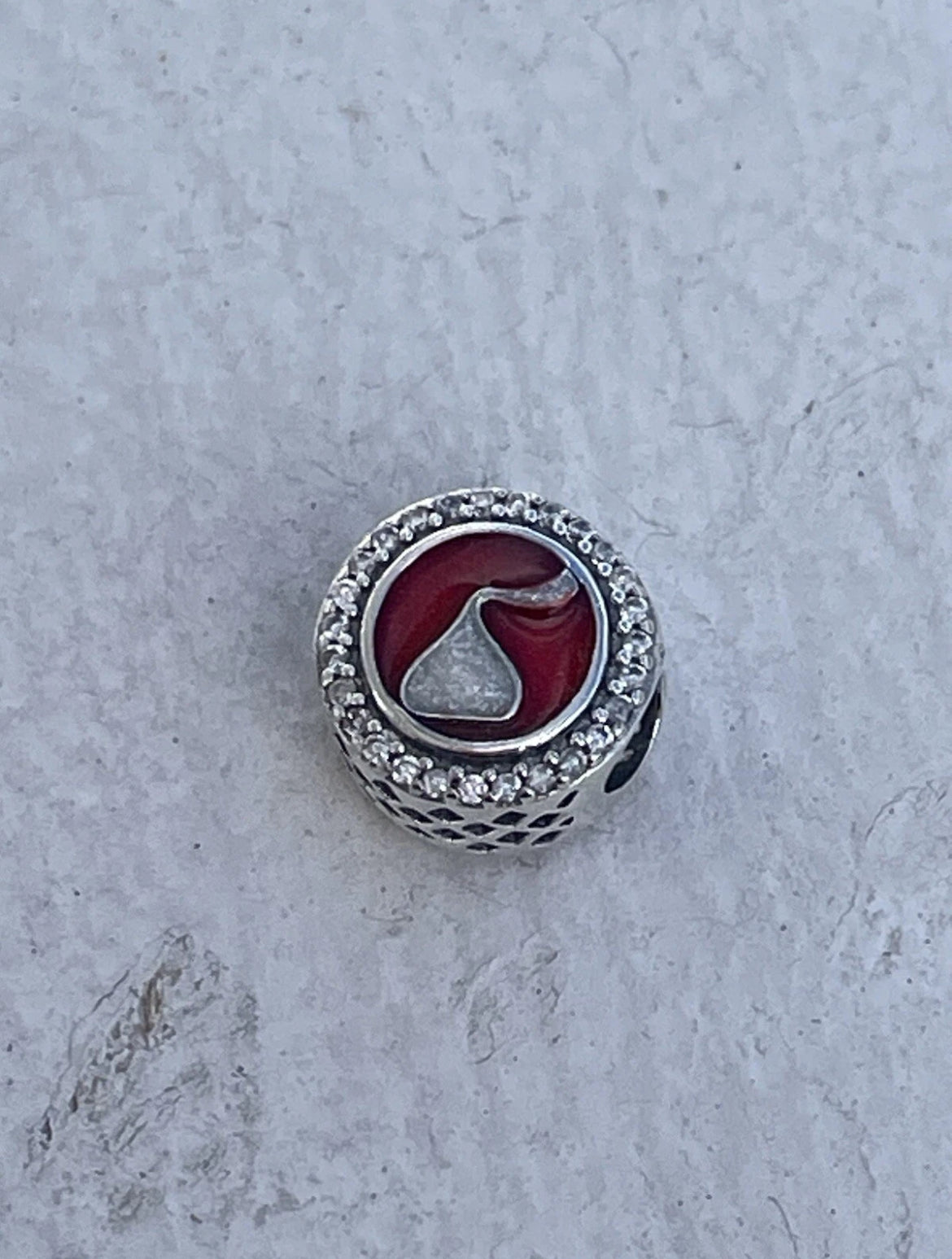 Pandora Hershey Pennsylvania Exclusive Hershey Kiss Logo Round Signet Charm