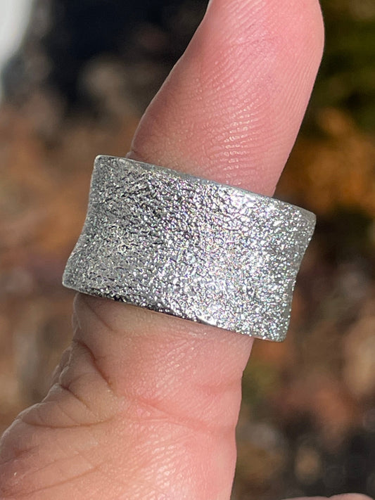 Designer HAN Sparkling Sandy Finish Cigar Band Ring Size 7.5