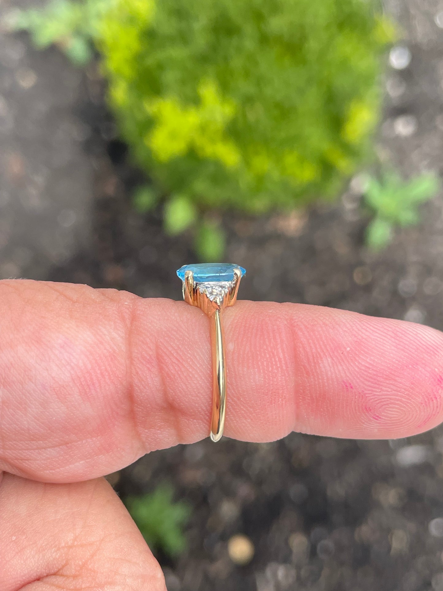 10k Gold Swiss Blue Topaz & Cz Solitaire Ring Size 7