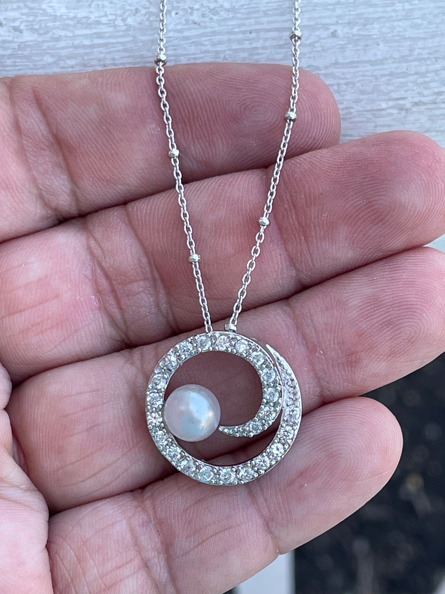 925 Sterling Silver Sparkling Swirl Pearl Necklace