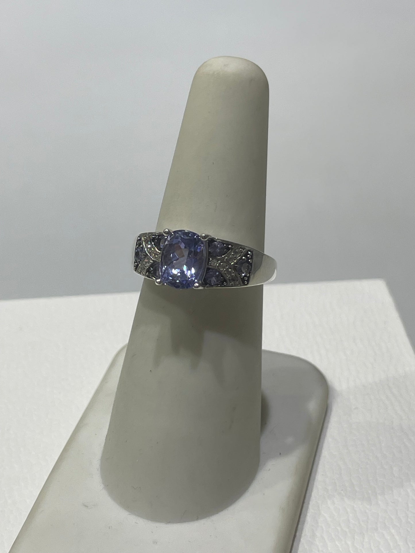 925 Sterling Silver Tanzanite Statement Ring Size 7