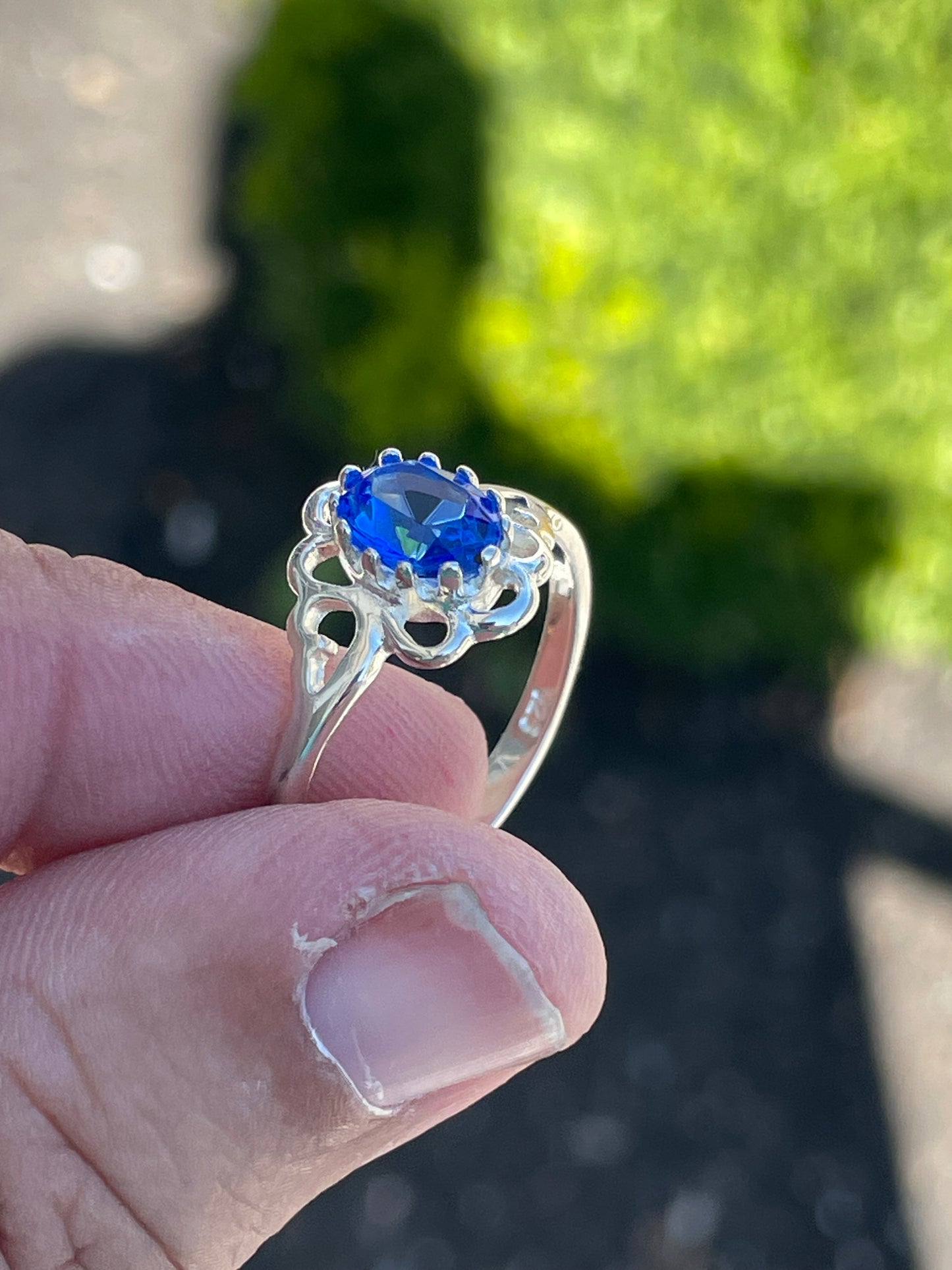 925 Sterling Silver Blue Crystal Filigree Floral Ring