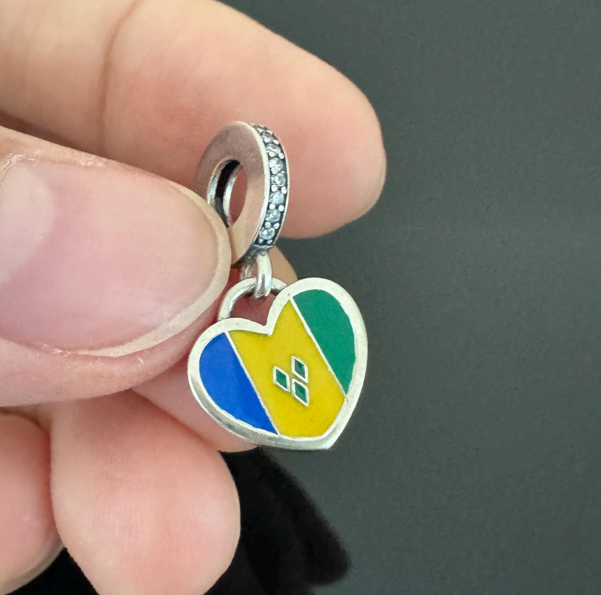 Pandora Saint Vincent and the Grenadines Dangle Heart Flag Charm