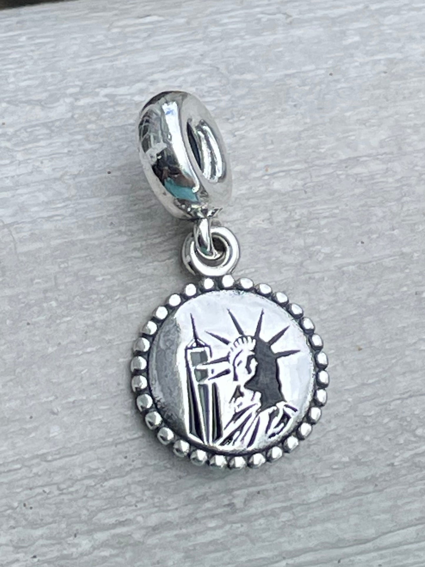 PANDORA New York City Exclusive Freedom Tower & Statue of Liberty Moments Dangle CHARM