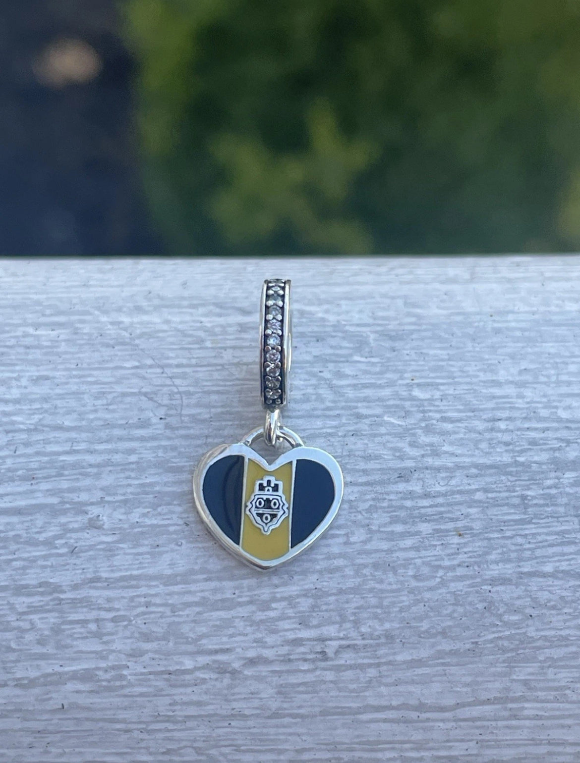 Pandora Pittsburgh Pennsylvania Exclusive Heart Flag Dangle Charm