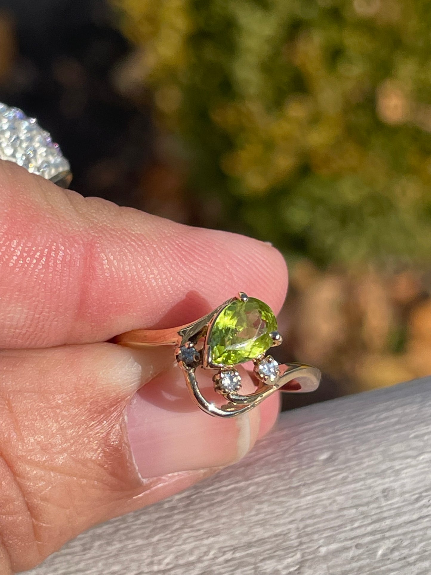 14k Gold Pear Shape Peridot & Diamond Ring Size 6
