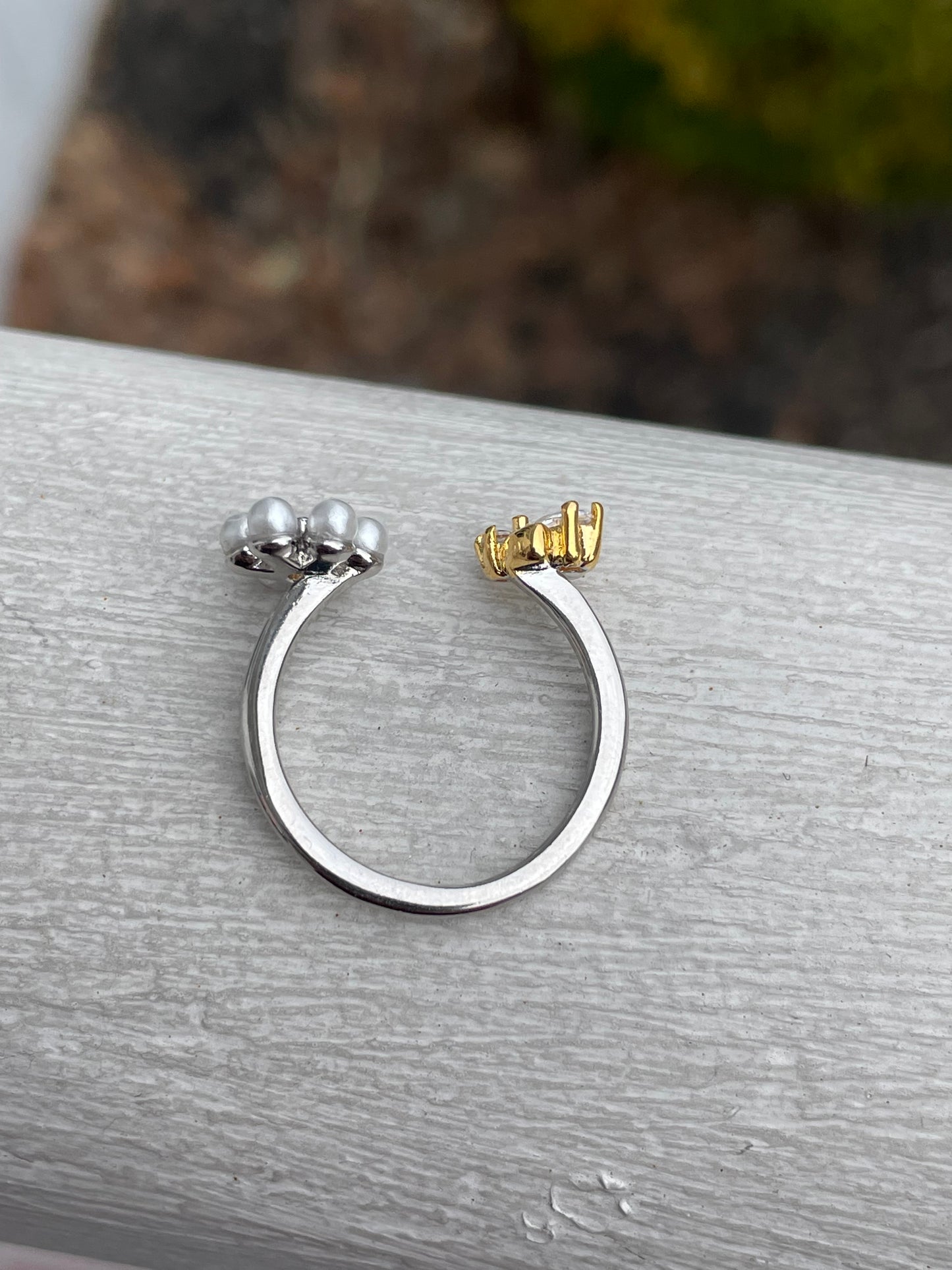 s925 Sterling silver Bridgerton Pearl flower and Bee Ring size 7