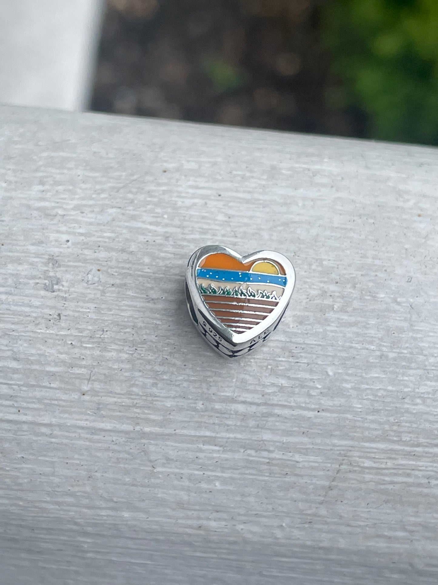 Pandora Delaware Exclusive Scenic Travel Heart Charm