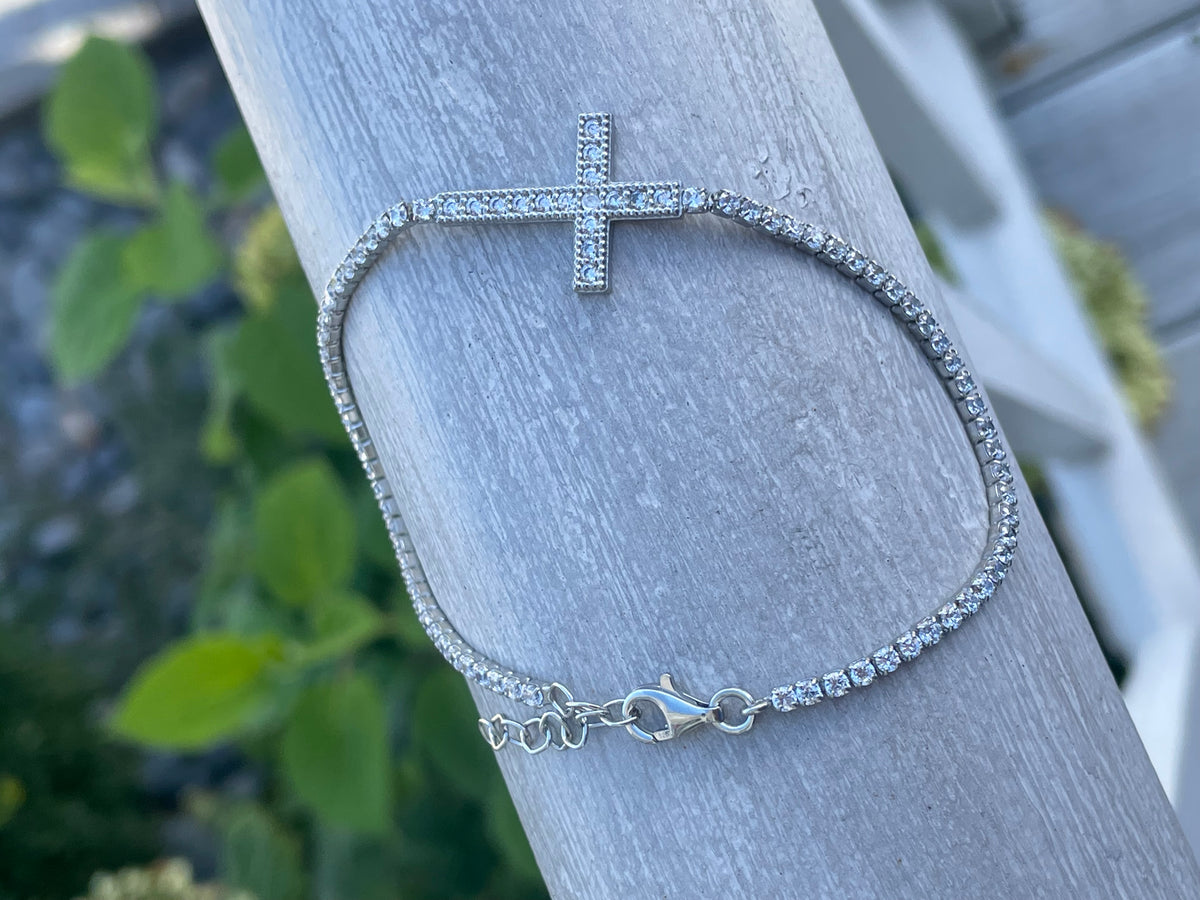 925 Sterling Silver Sparkling Clear Zirconia Cross Bracelet