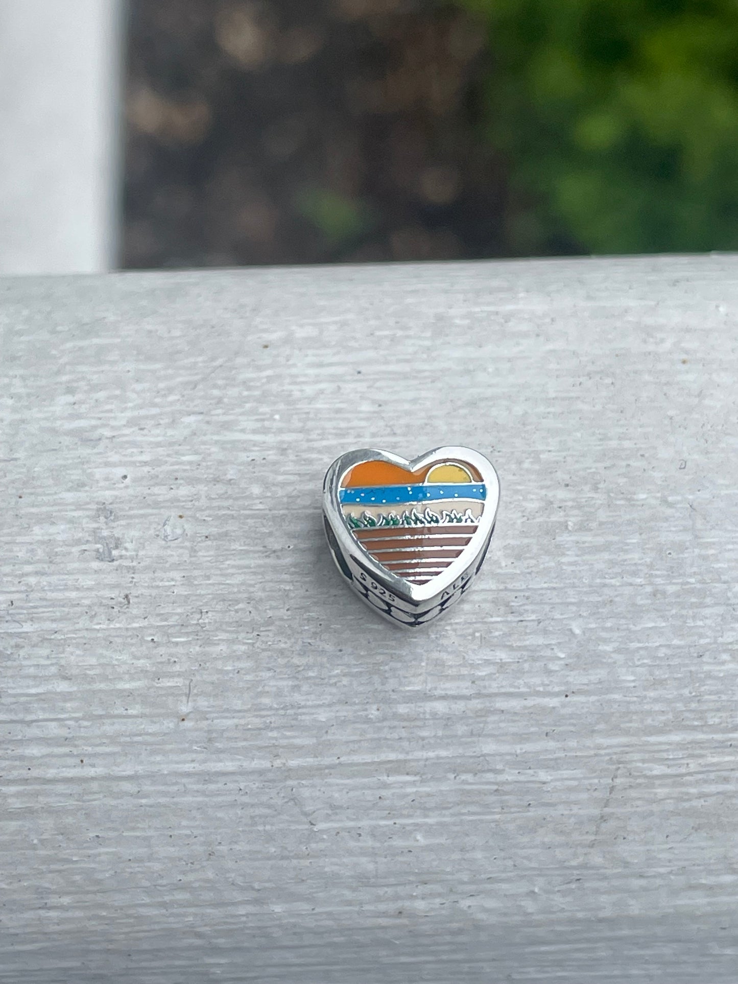 Pandora Delaware Exclusive Scenic Travel Heart Charm