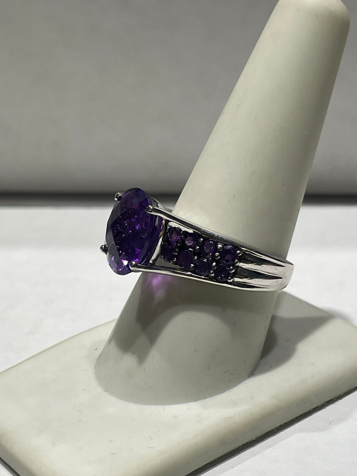 Designer BBJ Oval Amethyst Solitaire Cluster Band Ring Size 9