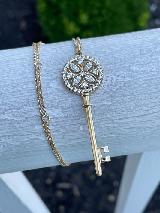 925 Sterling Silver Vermeil Cz Key Necklace w/ chain.