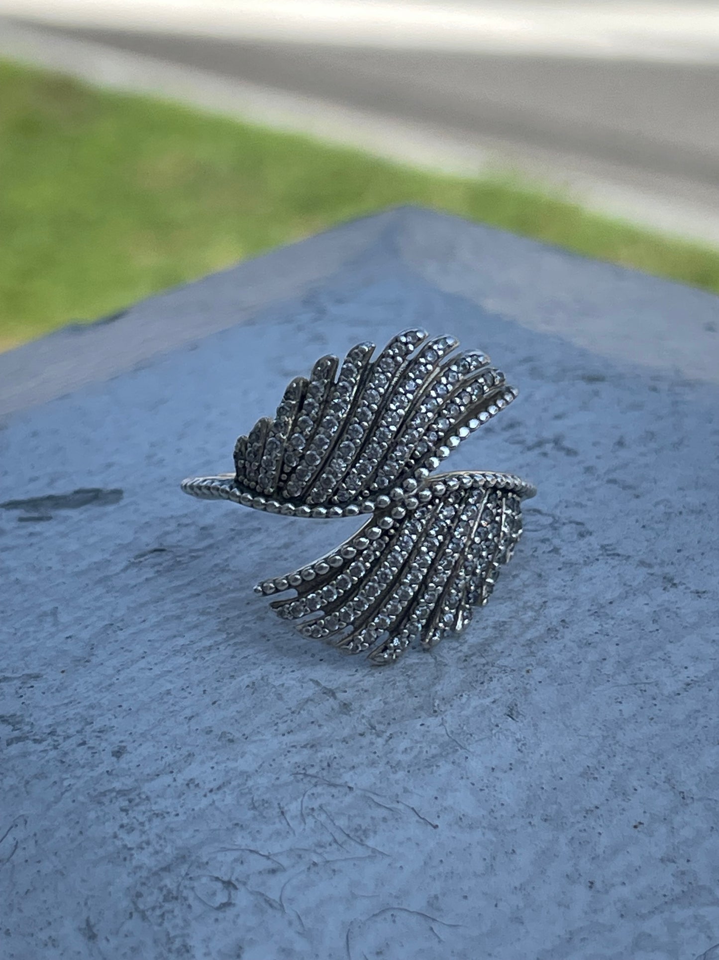Retired Pandora Majestic Feathers Ring Size 9