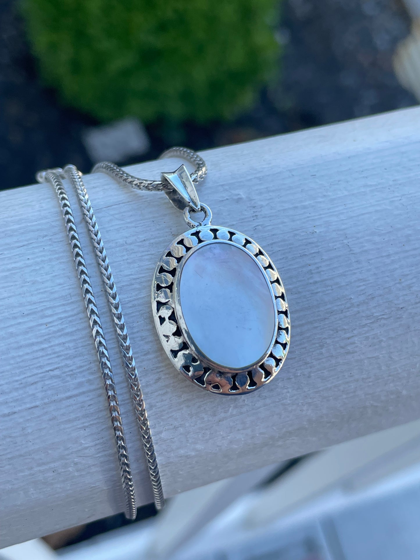 925 Sterling Silver Designer Chapel Zenray Oval Mother of Pearl Necklace 17”