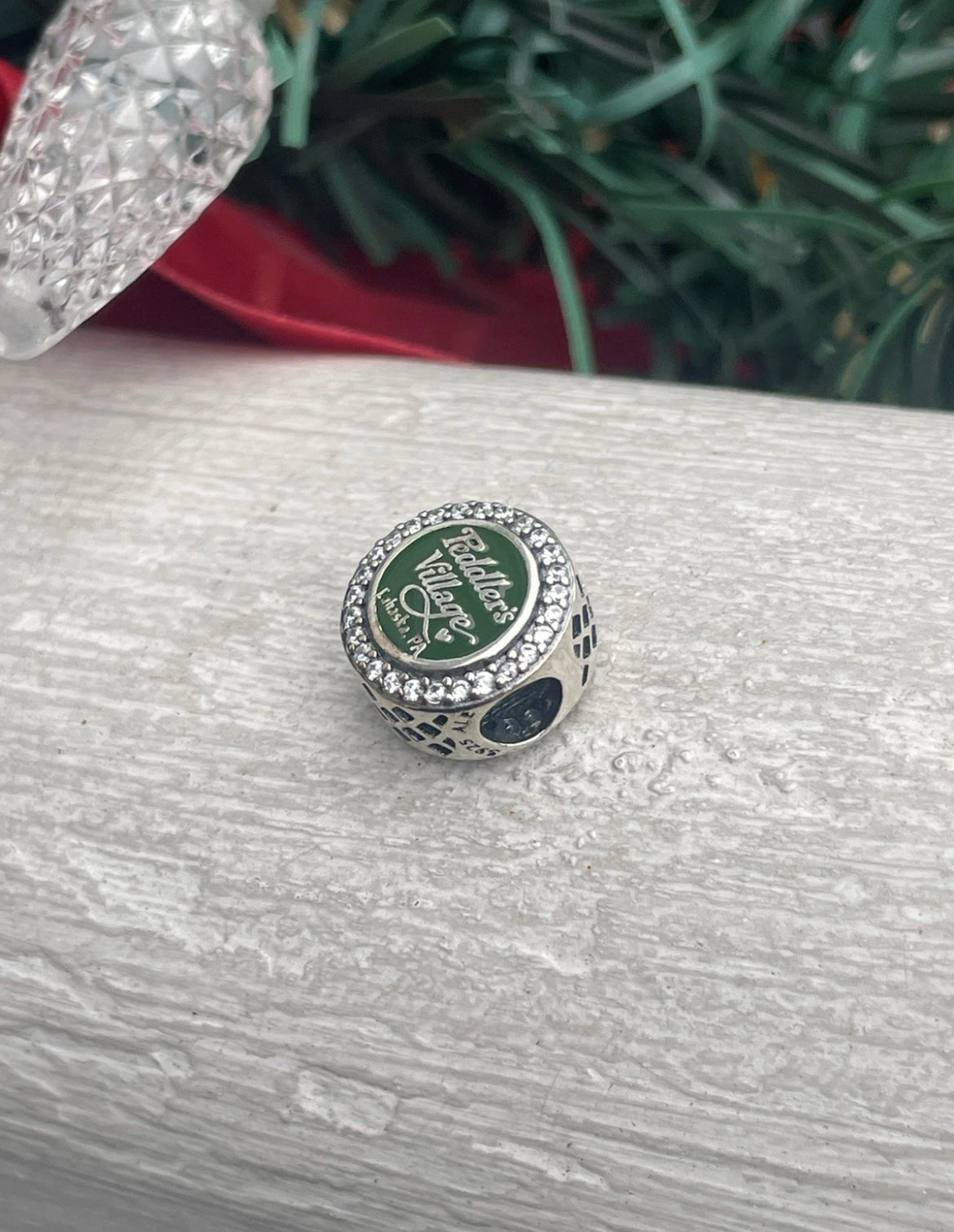 Pandora Pennsylvania Exclusive Peddler’s Village Round Signet Charm