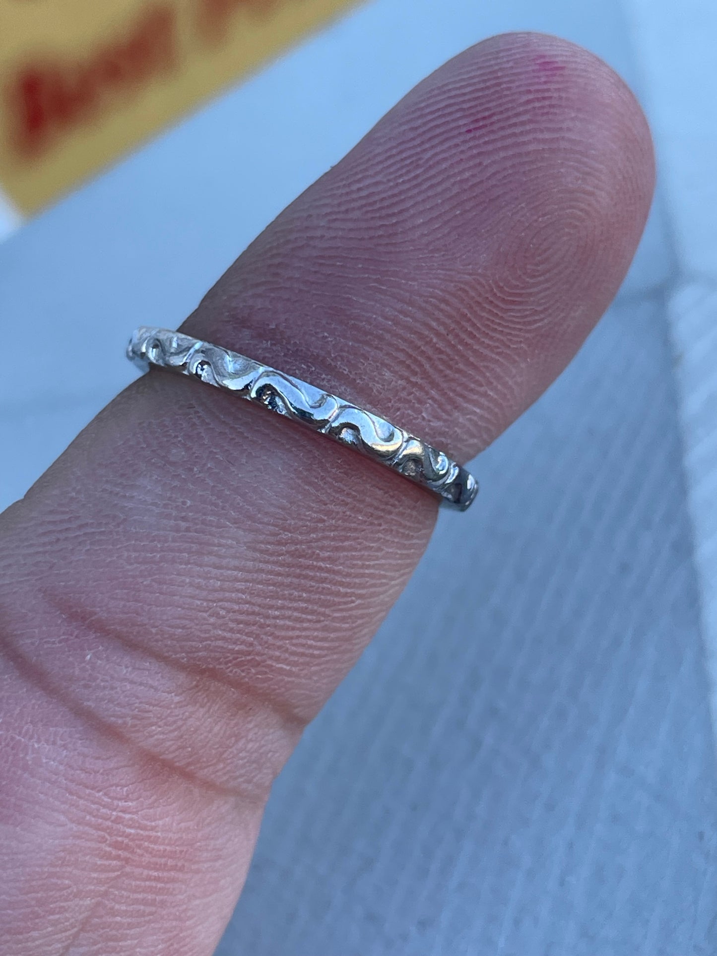 925 Sterling Silver Thin Wavy Band Ring Size 7