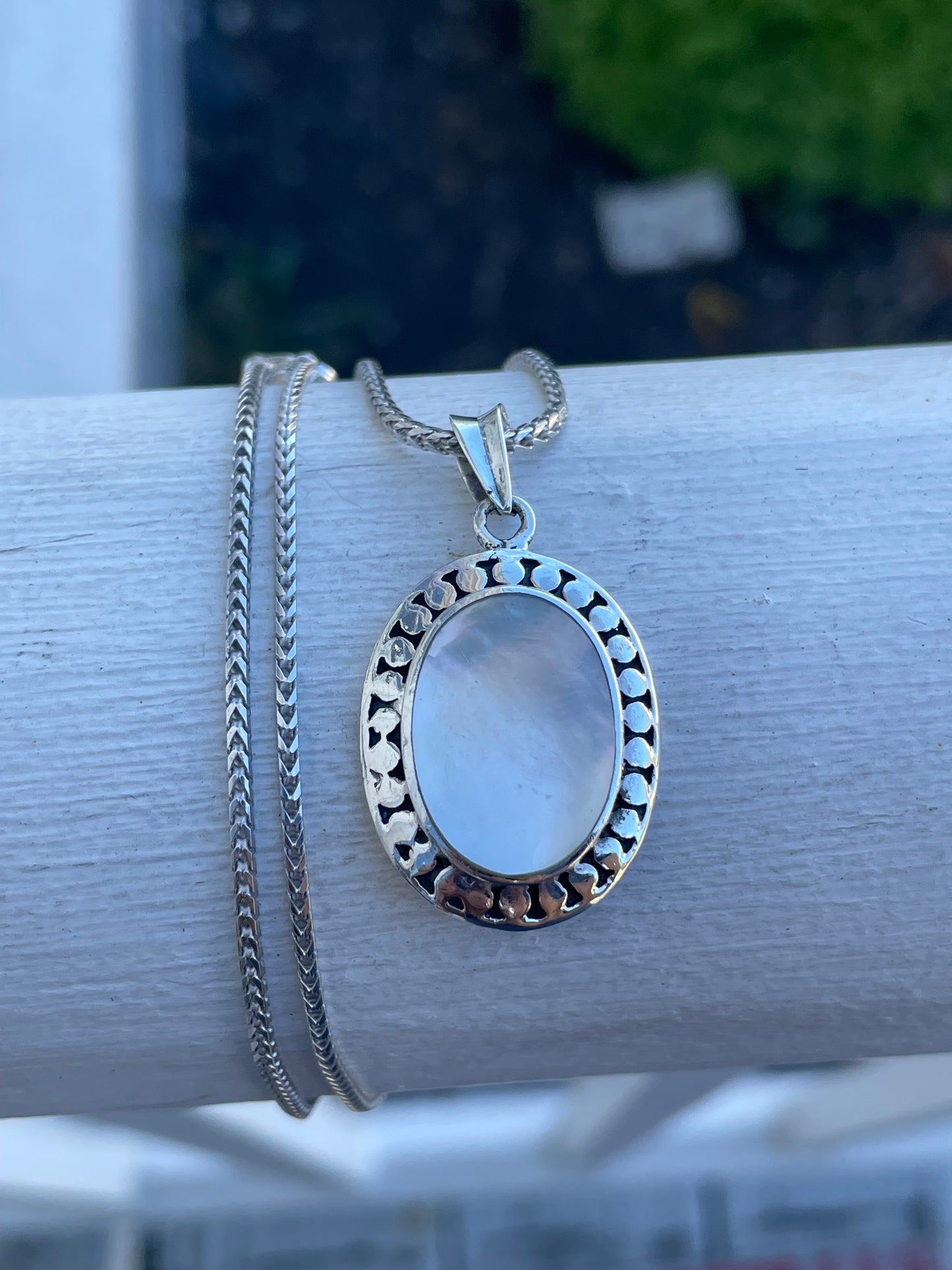 925 Sterling Silver Designer Chapel Zenray Oval Mother of Pearl Necklace 17”