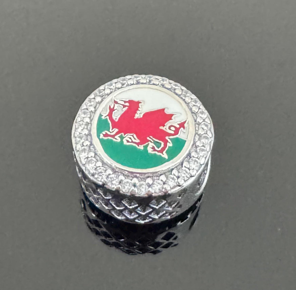 Pandora Country of Wales Exclusive Round Signet Flag Charm