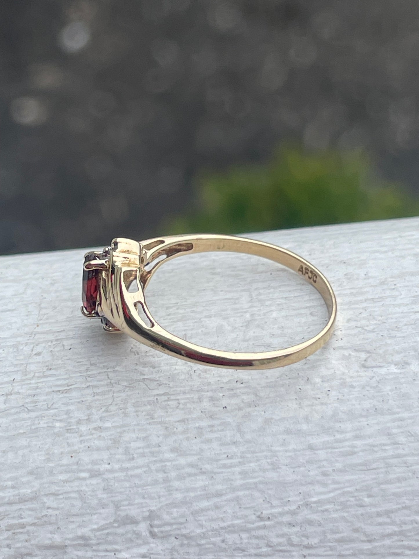 10k Gold Garnet & Diamond Mini Cluster Ring Size 6.5