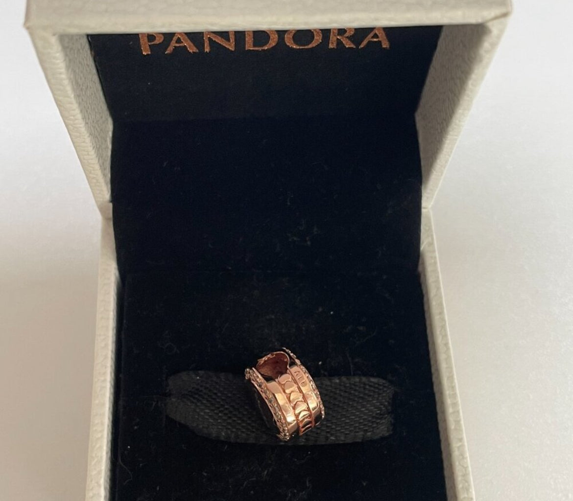 Pandora Italy Country Flag Exclusive Rose Gold Travel Round Signet Charm