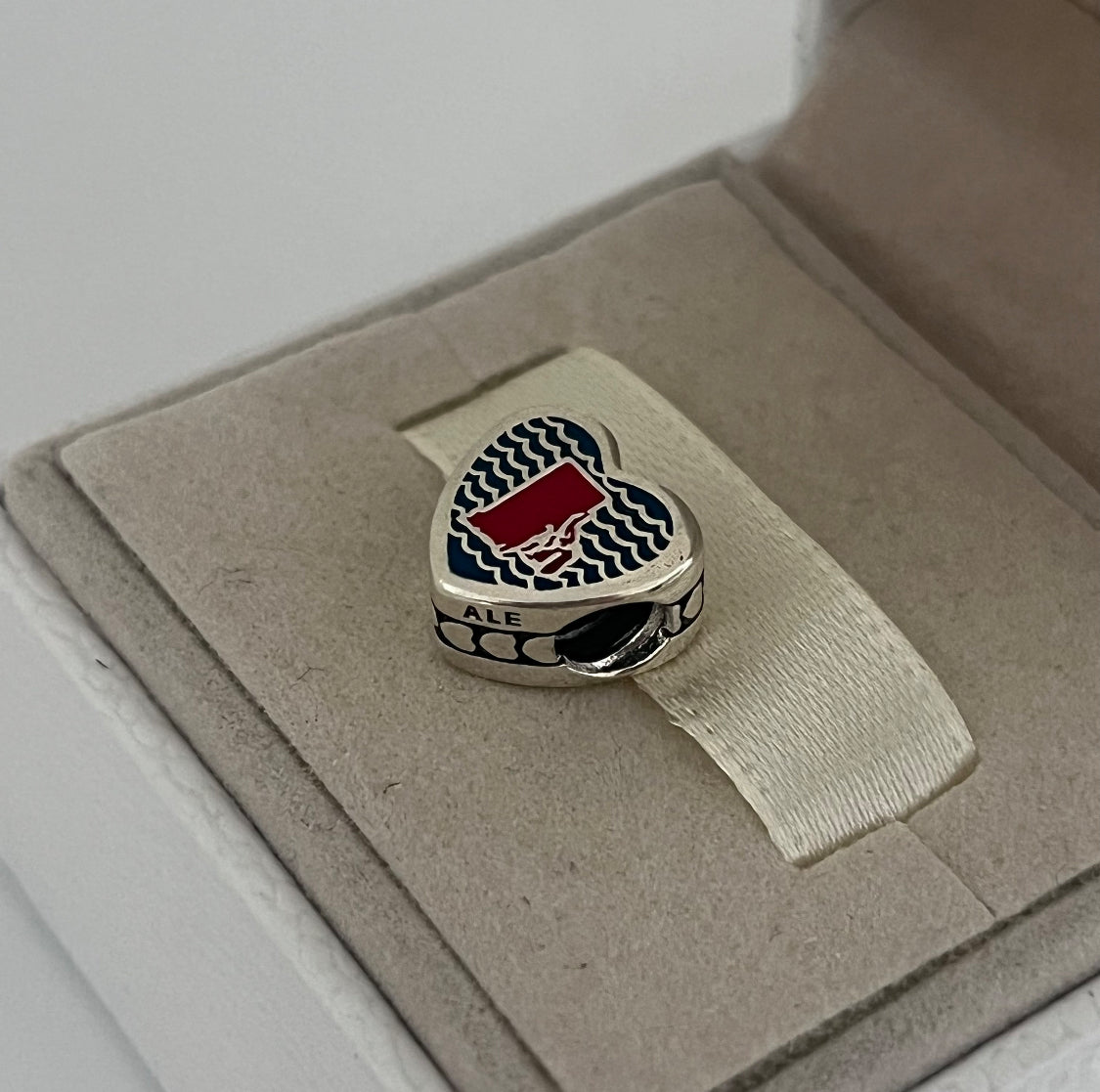Pandora State of Rhode Island Exclusive Map Reversible Travel Charm