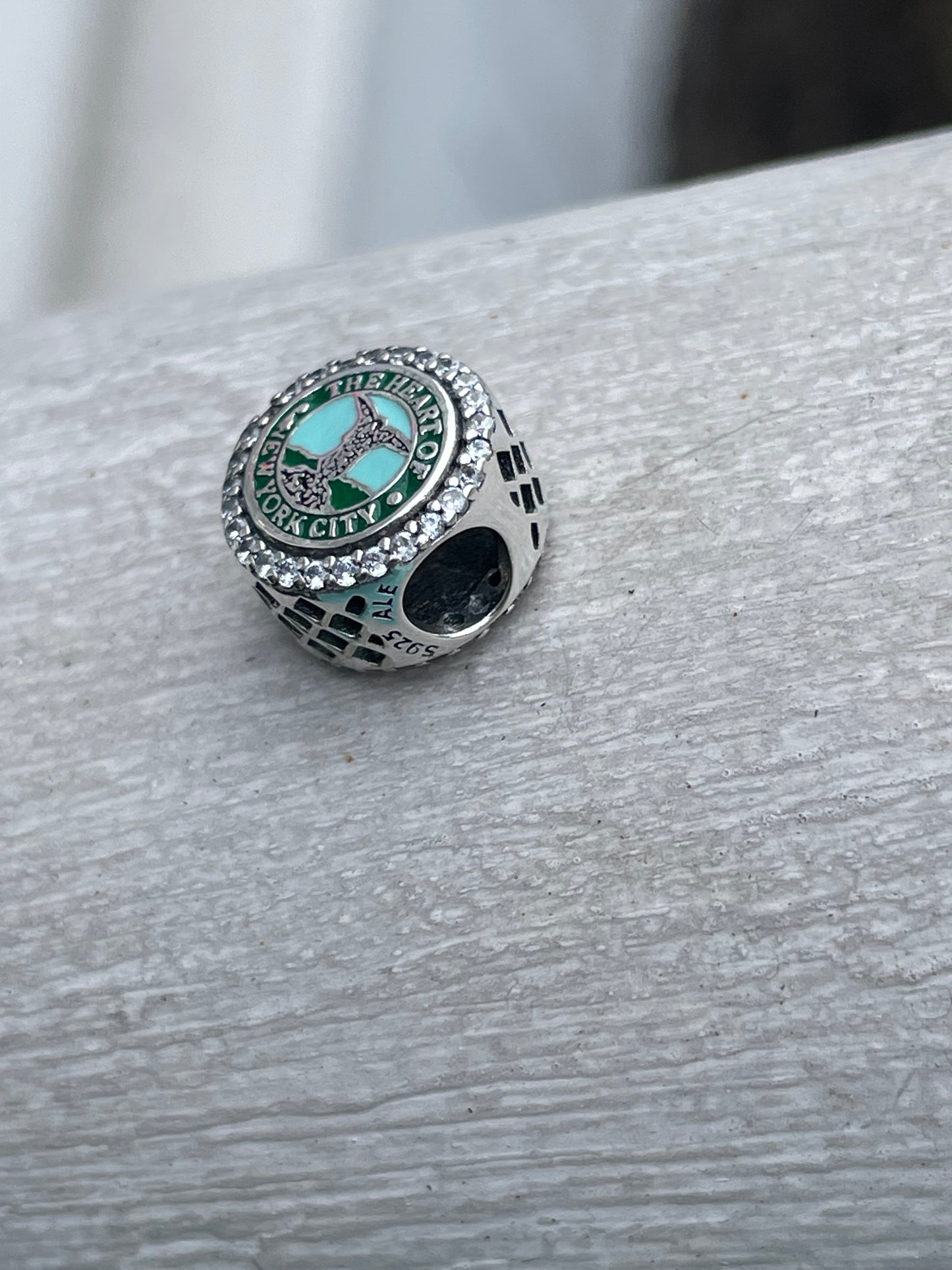 Pandora New York City
Exclusive Central Park Bridge & Bethesda Statue Travel Charm
